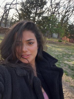 Tharaa Goubail Instagram - Happy Birthday to you, my love ❤️
حبيبتي، صاحبتي، ورفيقة غربتي 💛
يا أحلى أم صافية في الدنيا! أول سنة لينا إحنا الثلاثة مع بعض، ربنا يديمها نعمة 🌸