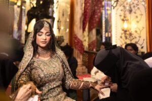 The Rebel Kitten Instagram - ā¢ā¢ Let The Hands Do The Talking, The Heartās Already Full #HennaNight šš«
.
.
PS : Nahi Bata Paayi DiDi Ko Ki Mehendi Acchi Nahi Lag Rahi Hai š
.
.
.
#mehendi #mehendiceremony #explore #prewedding š«