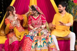 The Rebel Kitten Instagram - ā¢ā¢ Haldi O Clock! W/ Ladki Waale š„³šš»
.
.
.
Hair Beautifully Done By : @brushed_by_nidha š
.
.
.
.
#haldi #haldifunction #wedding #aliafrid š¦