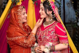 The Rebel Kitten Instagram - ā¢ā¢ Haldi O Clock! W/ Ladki Waale š„³šš»
.
.
.
Hair Beautifully Done By : @brushed_by_nidha š
.
.
.
.
#haldi #haldifunction #wedding #aliafrid š¦