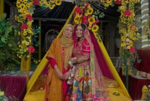 The Rebel Kitten Instagram - ā¢ā¢ Haldi O Clock! W/ Ladki Waale š„³šš»
.
.
.
Hair Beautifully Done By : @brushed_by_nidha š
.
.
.
.
#haldi #haldifunction #wedding #aliafrid š¦