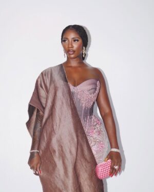 Tiwa Savage Instagram - Omo Yoruba 👸🏽

@tubo__ ❤️