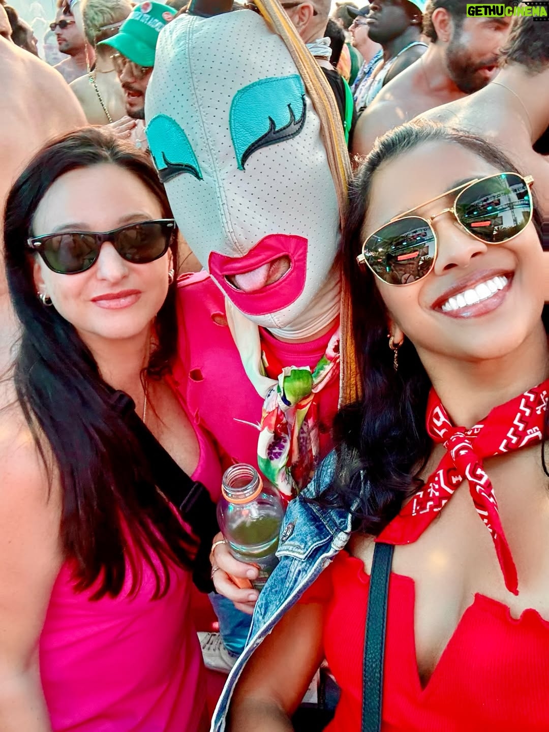 Tiya Sircar - 1.8K Likes - YEAR IN REVIEW: where do I even begin?! The last 365 have been a DOOZY, y’all. For most of us, I’d venture to say. In the last year, we’ve collectively been witness to blatant corruption, shocking injustice, mind-bending incompetence, pain & suffering at home and around the world, and so much enmity & division. And yet, there’s also been an abundance of beauty, resilience, and collective compassion which has been a salve to my troubled heart. We’ve come together in protest and in support of one another and— news to no one, I’m sure— we’ll have to continue to organize and lift each other up in the year(s) to come. But I believe in us! 

Personally, this has been a year of new beginnings. One major one in particular—IYKYK AND HOT DAMN, HALLELUJAH FOR THAT! 🏡🙌🏽 I started the year exploring incredible parts of India I’d never visited before. I worked (and I thank my lucky stars for that! I know how fortunate I am to be able to say that considering the state of my industry at the moment). My sweet pup had a pretty major surgery which I’m happy to report was successful and she’s back to her spunky self, minus a few hops & limps here and there. I traveled to the Philippines with my besties and a TIIIIME was had! I protested. I protested some more. I called my legislators. And tried to do my civic duty to the best of my ability. I got to meet some of you fine folks at conventions (I promise to try and do some more in the coming year!). I witnessed friends’ nuptials and celebrated milestone birthdays. I spent time with my folks   my favs back home in Austin, TX. I went on an incredible retreat in Tuscany and returned to Florence— one of my favorite places on Earth— after far too many years away. I ate incredible meals, saw beautiful sights, laughed deep, hearty belly laughs, probably cried a few times cuz hey, sometimes ya gotta let that shit OUT, and I lived & loved hard. 

Thanks for coming along for the ride! Wherever you are in the world, I’m sending you much love & big hugs and wishing you a prosperous and joyous 2026. There’s much work to be done but we can do it, and get through this, together. 💖✌🏽
