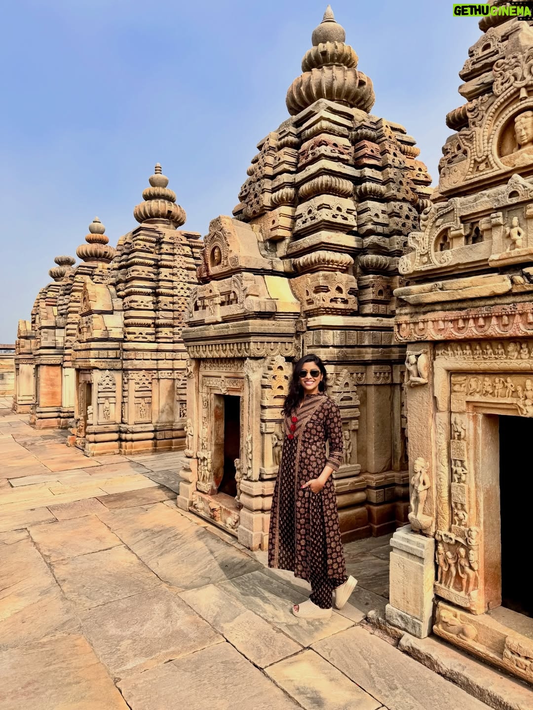 Tiya Sircar - 1.8K Likes - YEAR IN REVIEW: where do I even begin?! The last 365 have been a DOOZY, y’all. For most of us, I’d venture to say. In the last year, we’ve collectively been witness to blatant corruption, shocking injustice, mind-bending incompetence, pain & suffering at home and around the world, and so much enmity & division. And yet, there’s also been an abundance of beauty, resilience, and collective compassion which has been a salve to my troubled heart. We’ve come together in protest and in support of one another and— news to no one, I’m sure— we’ll have to continue to organize and lift each other up in the year(s) to come. But I believe in us! 

Personally, this has been a year of new beginnings. One major one in particular—IYKYK AND HOT DAMN, HALLELUJAH FOR THAT! 🏡🙌🏽 I started the year exploring incredible parts of India I’d never visited before. I worked (and I thank my lucky stars for that! I know how fortunate I am to be able to say that considering the state of my industry at the moment). My sweet pup had a pretty major surgery which I’m happy to report was successful and she’s back to her spunky self, minus a few hops & limps here and there. I traveled to the Philippines with my besties and a TIIIIME was had! I protested. I protested some more. I called my legislators. And tried to do my civic duty to the best of my ability. I got to meet some of you fine folks at conventions (I promise to try and do some more in the coming year!). I witnessed friends’ nuptials and celebrated milestone birthdays. I spent time with my folks   my favs back home in Austin, TX. I went on an incredible retreat in Tuscany and returned to Florence— one of my favorite places on Earth— after far too many years away. I ate incredible meals, saw beautiful sights, laughed deep, hearty belly laughs, probably cried a few times cuz hey, sometimes ya gotta let that shit OUT, and I lived & loved hard. 

Thanks for coming along for the ride! Wherever you are in the world, I’m sending you much love & big hugs and wishing you a prosperous and joyous 2026. There’s much work to be done but we can do it, and get through this, together. 💖✌🏽