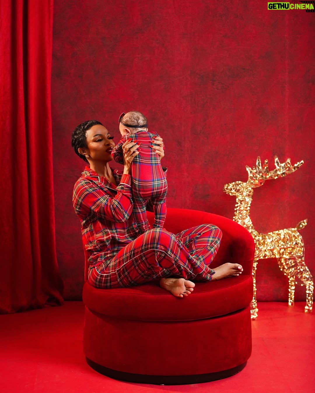 Toke Makinwa - 93.4K Likes - Yaya’s 1st Christmas 
My first Christmas as a Mom 
We wore matching Pj’s too and daddy approves 😍😍😍😍.

Merry Christmas from my family to yours ❤️

📸 - @bangraphy