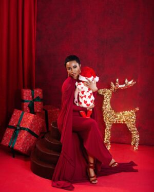 Toke Makinwa Instagram - Christmas mornings used to be so quiet, I’ll go out on Xmas Eve and sleep through the day.
Christmas 2025 helloooooooo
This year my heart is not just full, my cup runneth over.

Thank you Lord.
Merry Christmas 🎄 from Yakira Eliana and I. 
Hope your family is blessed