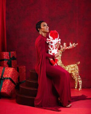 Toke Makinwa Instagram - Christmas mornings used to be so quiet, I’ll go out on Xmas Eve and sleep through the day.
Christmas 2025 helloooooooo
This year my heart is not just full, my cup runneth over.

Thank you Lord.
Merry Christmas 🎄 from Yakira Eliana and I. 
Hope your family is blessed