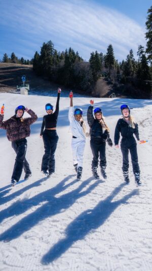 Tori Evans Instagram - Ready to Serve! @spritzdelconte #après #ad