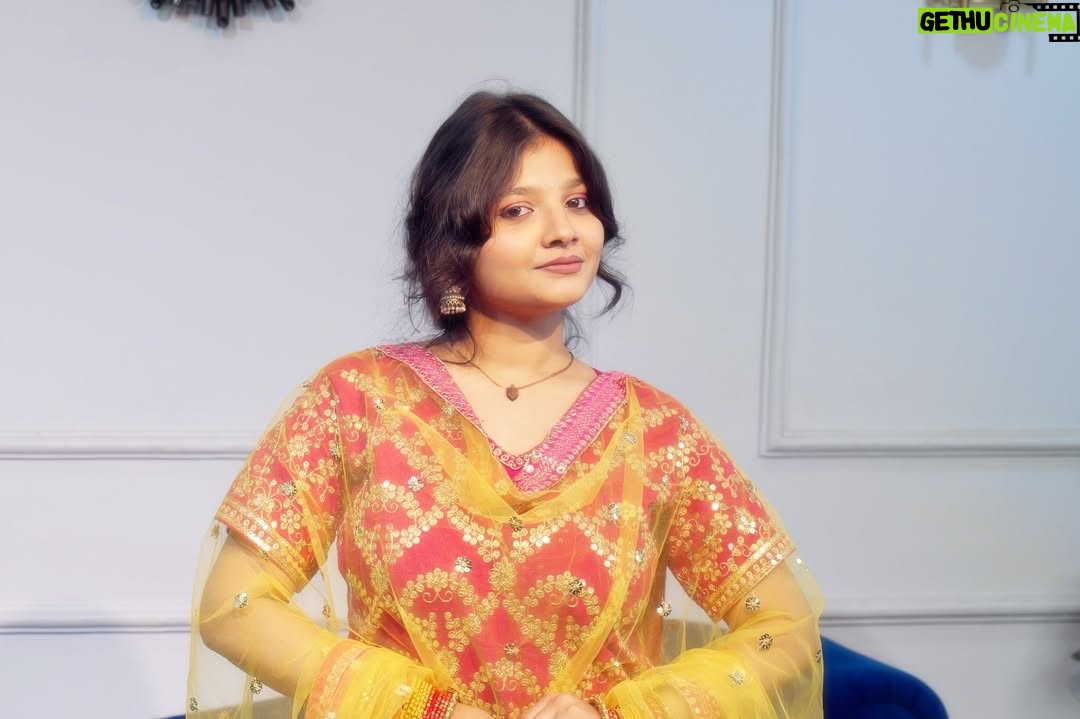 Trapti Gupta - 37.5K Likes - Suhani ab ye sangat ho gyi h..😌💕