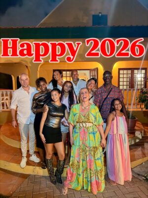 Trijntje Oosterhuis Instagram - Happy 2026 ALLEEN MAAR LIEFDE ❤️🤩🙏🏽#happy2026