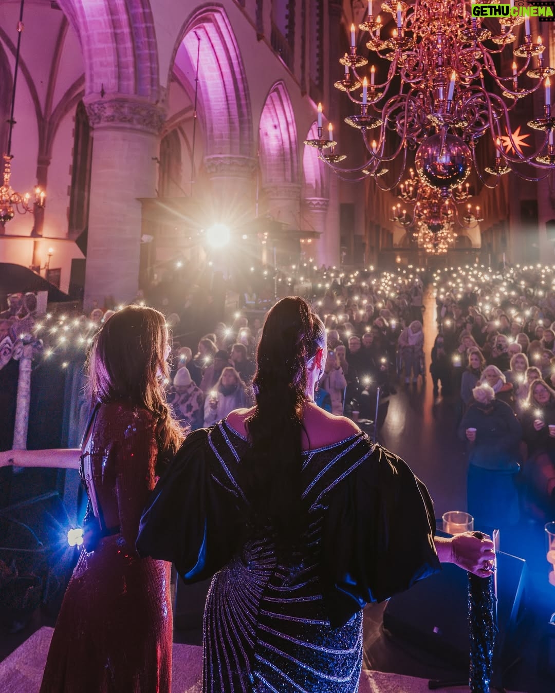 Trijntje Oosterhuis - 10.3K Likes - Wat een afsluiter van het jaar. 🎄Mijn laatste concert samen met the one and only @trijntjeoosterhuis! Wat een vakvrouw, ik heb met bewondering naast haar gestaan. Dank je wel, Trijntje, voor de uitnodiging ♥️ en tot de volgende 😉

Look by @martvissernl
Photo @jaapkroonfotografie