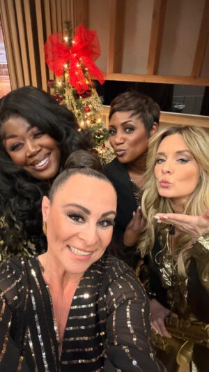 Trijntje Oosterhuis Instagram - A message from our Ladies to you all 🩷

#ladiesofsoul2026