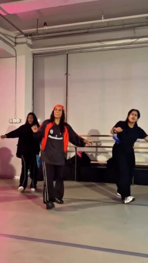 Tushita Shrivastav Instagram - dhurandar’d into the new year with the best 🥳
thank you for your unwavering energy nyc!! literally no words for how dope you all were today ❤️
vid creds @nikitaagarwal03