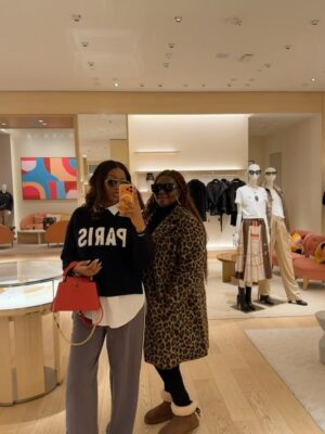 Uche Nancy Instagram - I DON’T WALK INTO 2026 PRETENDING I’M  READY 

I WALK IN  TRUSTING 🙏 GOD IS FAITHFUL.

A LITTLE SHOPPING FOR MY SELF FOR WORKING HARD 🤣❤️💃🏾💃✌️
