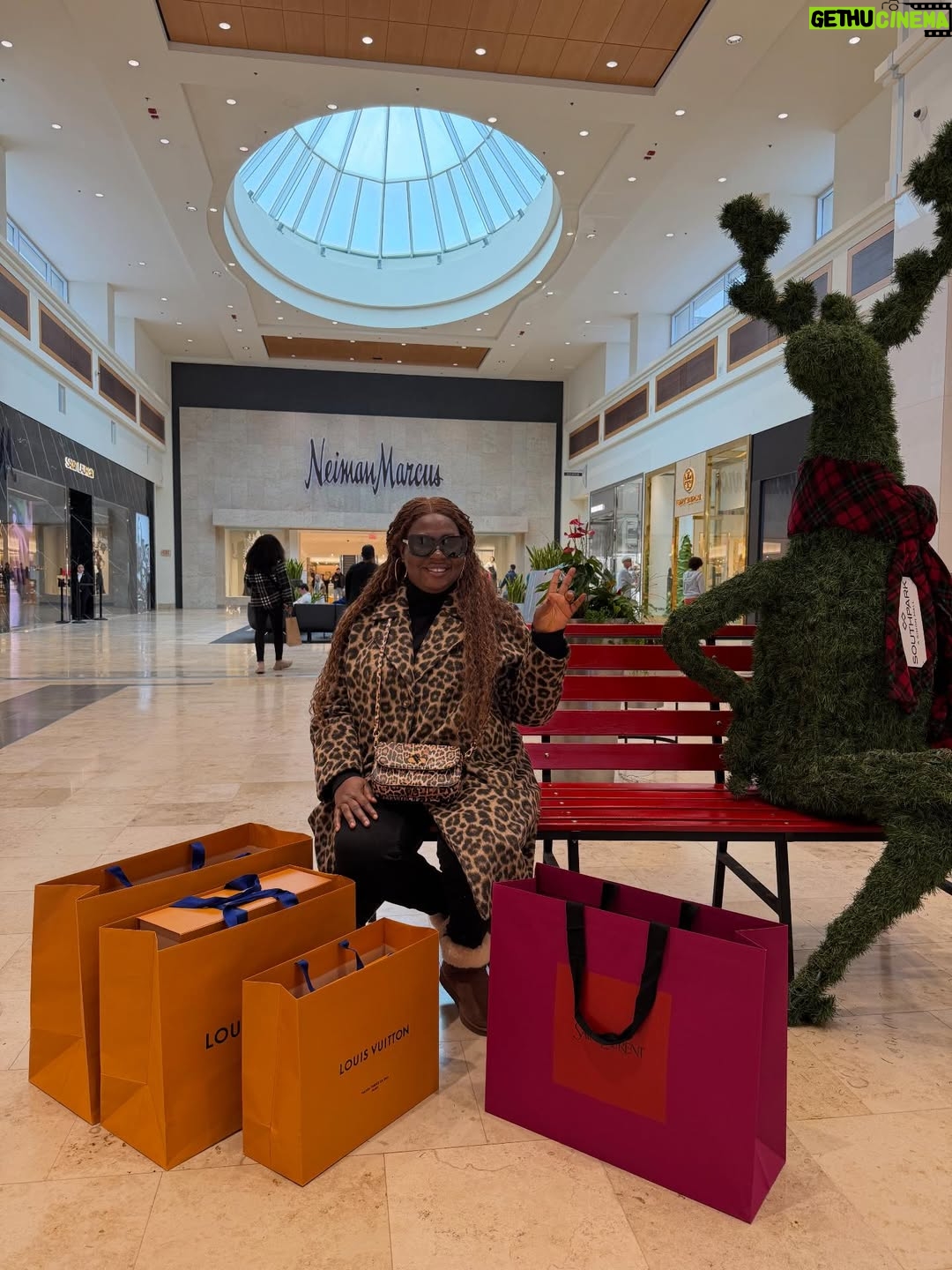 Uche Nancy - 22.6K Likes - I DON’T WALK INTO 2026 PRETENDING I’M  READY 

I WALK IN  TRUSTING 🙏 GOD IS FAITHFUL.

A LITTLE SHOPPING FOR MY SELF FOR WORKING HARD 🤣❤️💃🏾💃✌️