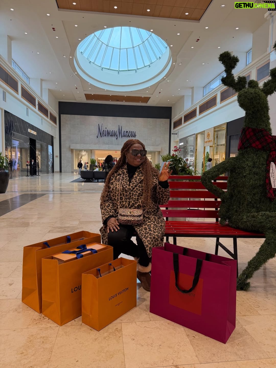 Uche Nancy - 22.6K Likes - I DON’T WALK INTO 2026 PRETENDING I’M  READY 

I WALK IN  TRUSTING 🙏 GOD IS FAITHFUL.

A LITTLE SHOPPING FOR MY SELF FOR WORKING HARD 🤣❤️💃🏾💃✌️