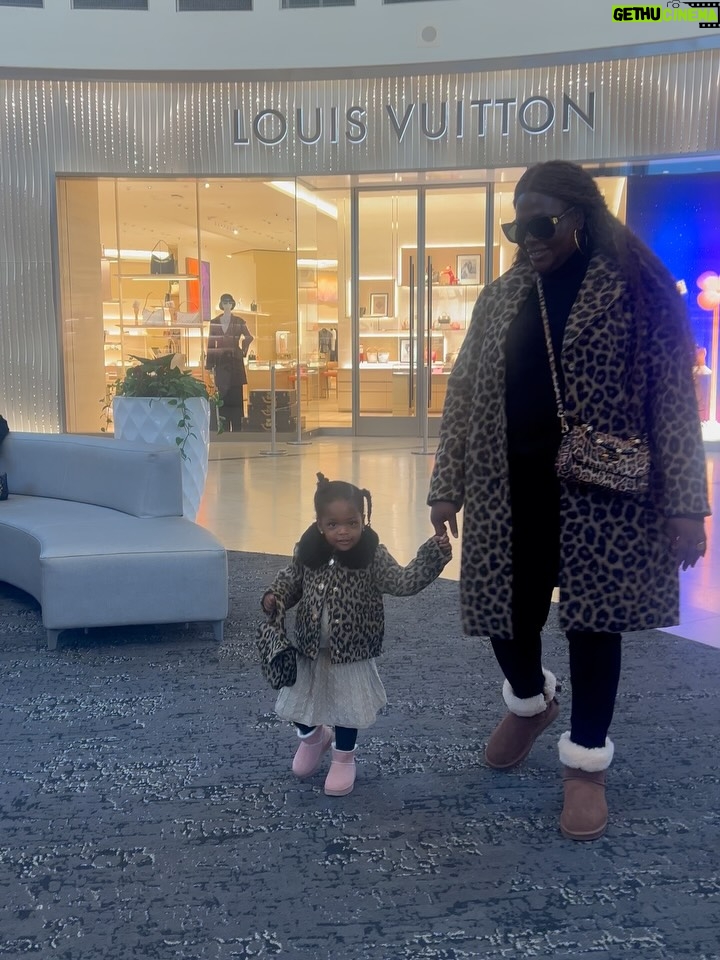 Uche Nancy - 22.6K Likes - I DON’T WALK INTO 2026 PRETENDING I’M  READY 

I WALK IN  TRUSTING 🙏 GOD IS FAITHFUL.

A LITTLE SHOPPING FOR MY SELF FOR WORKING HARD 🤣❤️💃🏾💃✌️