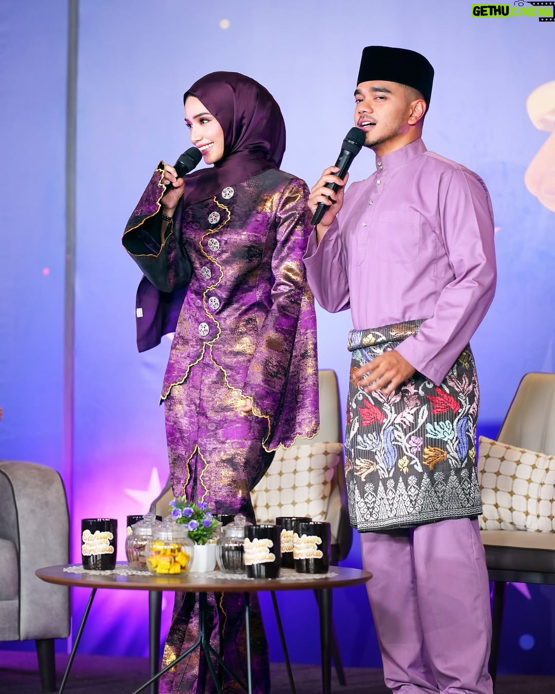 Ummi Nazeera - 13.7K Likes - Ummi jadi host! 😆

Sparing saya hero zaman drama “.Cukup! Sudah! Apa yang sudah?” Haha

#SahurMacamBerbuka out this sunday on Astro