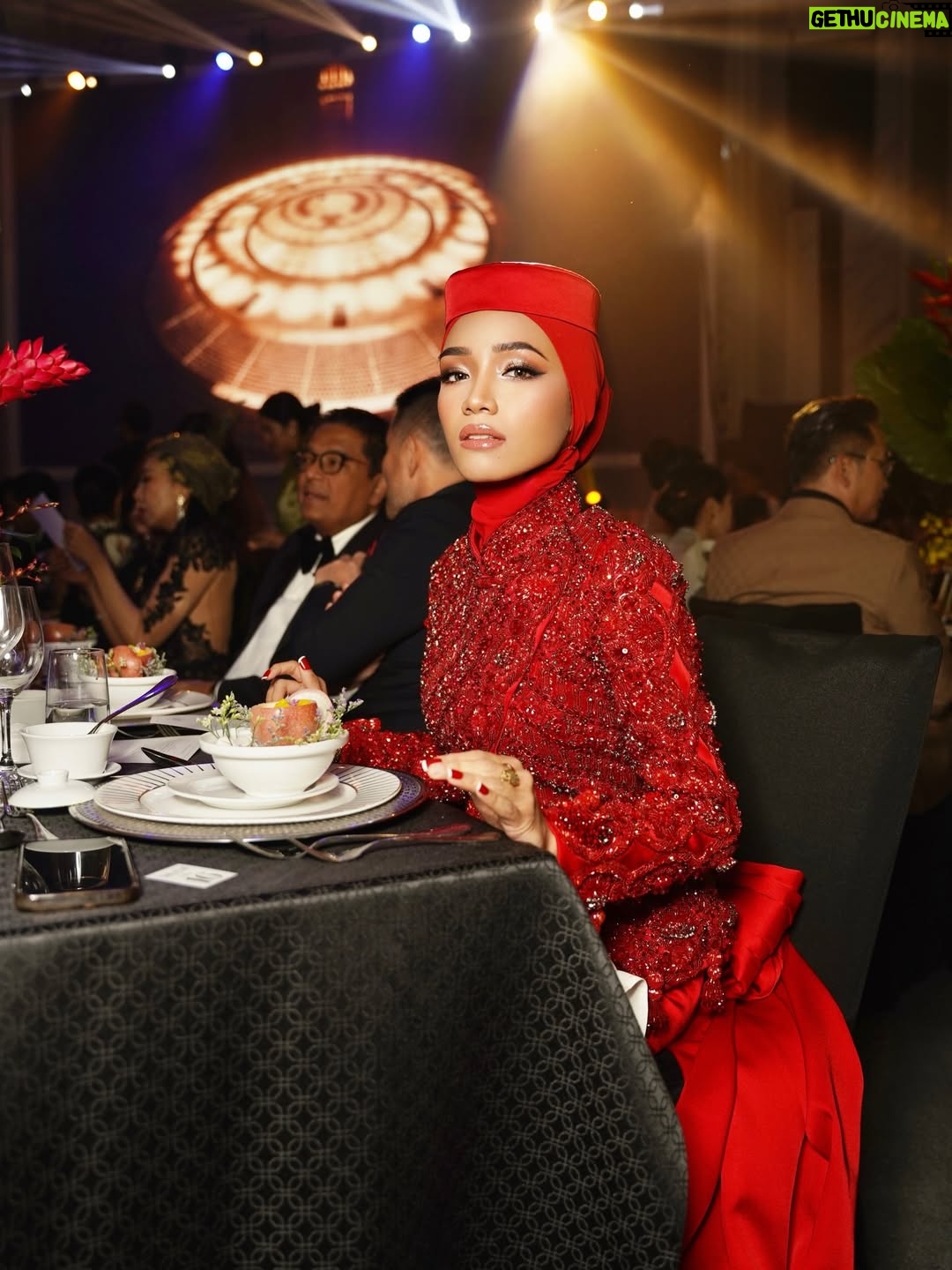 Ummi Nazeera - 7.3K Likes - Tatler Ball 2025

@tatlermalaysia