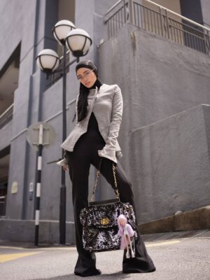 Ummi Nazeera Instagram - Lovefool me, GM.
#gentlemonsterpocketcollection
#gentlemonsterxbratz @gentlemonster @bratz