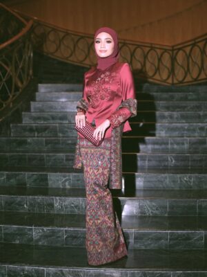 Ummi Nazeera Instagram - Malam ini untuk mama
@maziahmusa