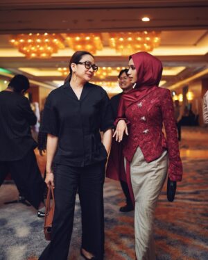 Ummi Nazeera Instagram - Astro Raya Screening..
Andai tiada Dia Raya.. Yes or No?