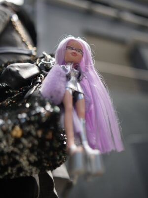 Ummi Nazeera Instagram - Lovefool me, GM.
#gentlemonsterpocketcollection
#gentlemonsterxbratz @gentlemonster @bratz