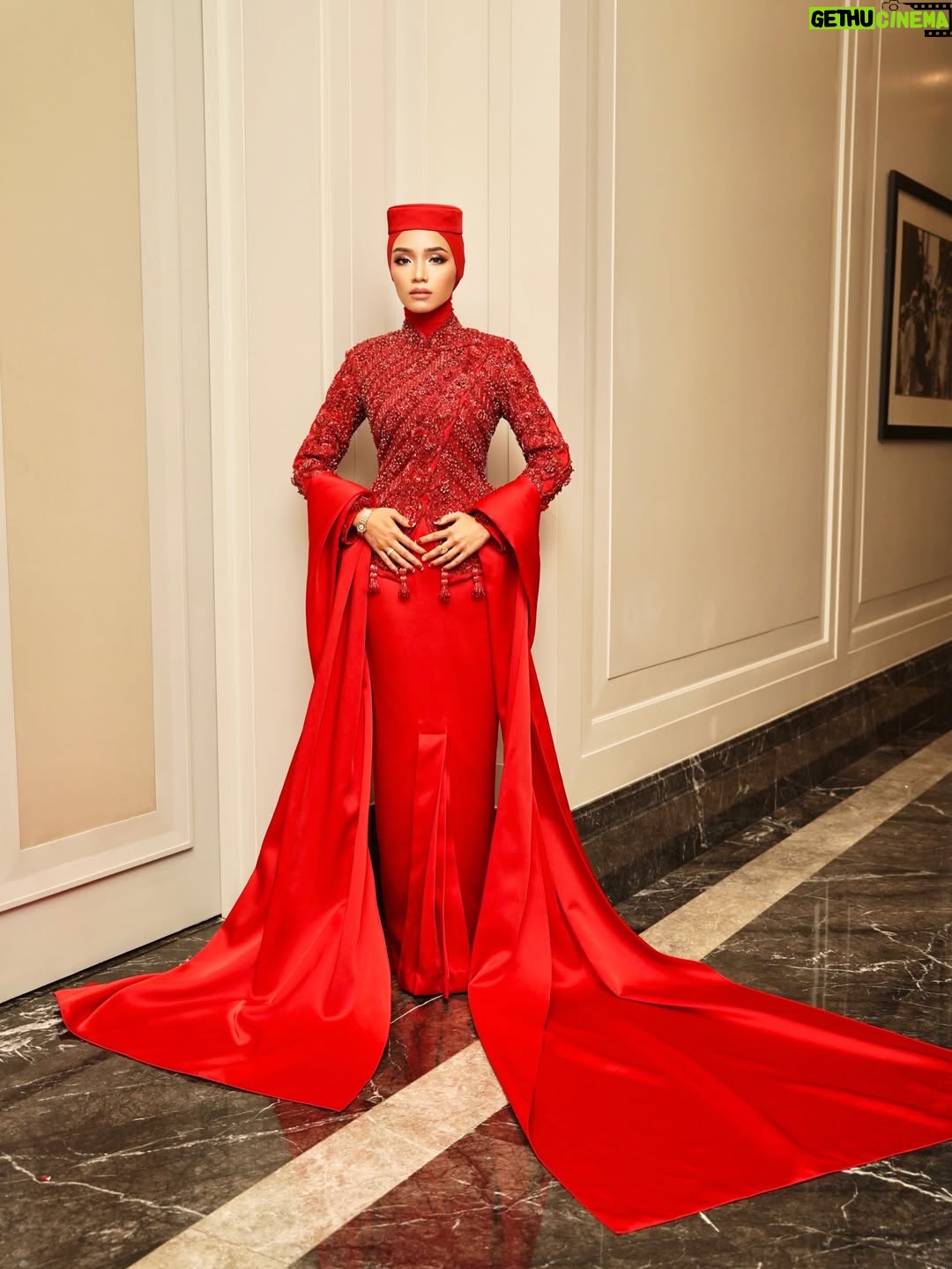 Ummi Nazeera - 7.3K Likes - Tatler Ball 2025

@tatlermalaysia