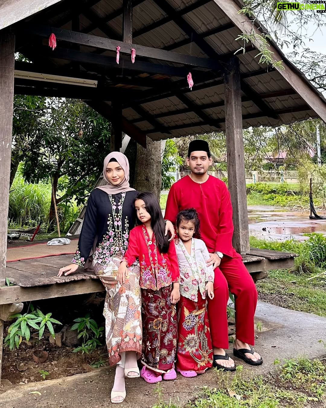 Ummi Nazeera - 28.7K Likes - Selamat Hari Rayaa.. Maaf Zahir dan Batin.

Semoga Allah terima semua ibadahmu. 🤎