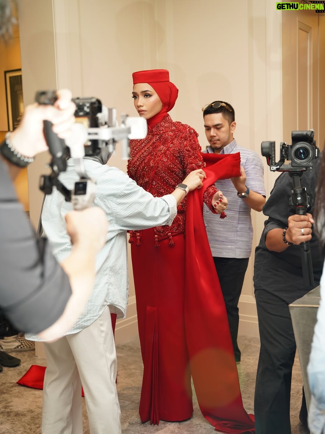 Ummi Nazeera - 7.3K Likes - Tatler Ball 2025

@tatlermalaysia