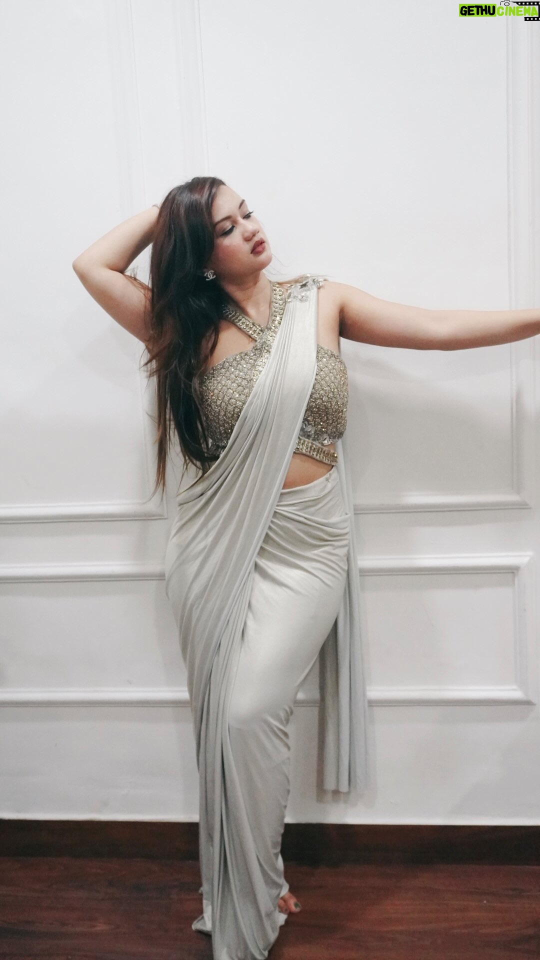 Unnati Parab - 638 Likes - Too glam to give a damn