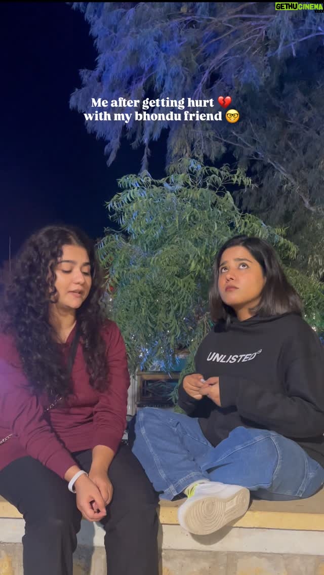 Uroosa Khan - 95 Likes - Hathori me & bhondu 🥲

[ funny comedy reel insta viral trend ]

#instareel #trending #reelitfeelit #viralreel #fyp