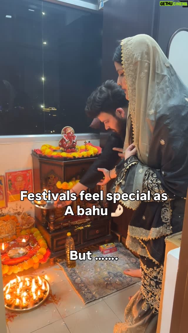 Urvi Kar Chaudhary - 1.2K Likes - Maa ke hath ka khana & papa ki hasi ❣️🤌🏻 

#BahuLife #FestiveFeels #MissingHome #FamilyLove #Traditions #emotionalbahu