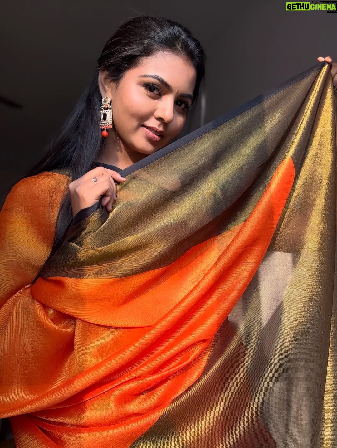 VJ Mounika - 1.5K Likes - 🧡🧡🧡🧡 🧡

”Life is 10% what happens to us and 90% how we react to it.”