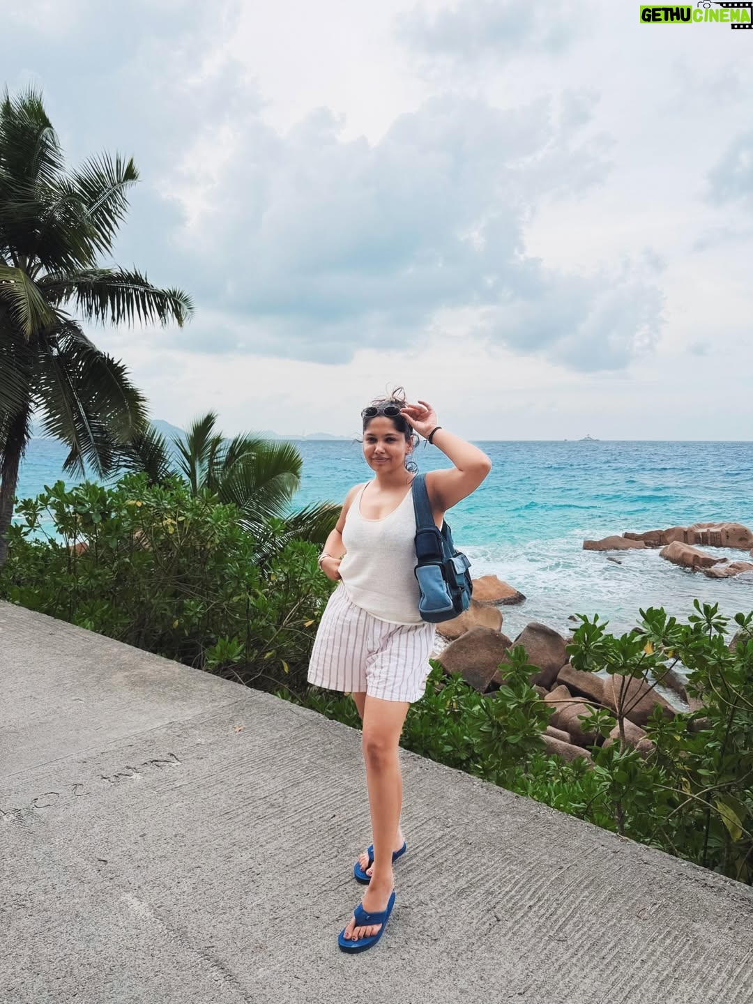 Vagmita Jiji - 55.8K Likes - a little tum tum never hurt anyone

#beach #bodypositivity #seychelles #travel #travelling