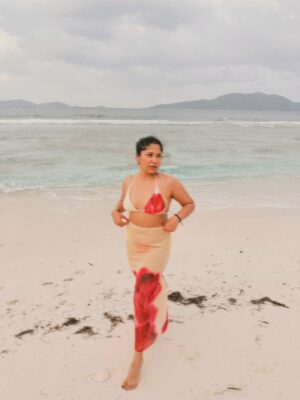 Vagmita Jiji Instagram - a little tum tum never hurt anyone

#beach #bodypositivity #seychelles #travel #travelling