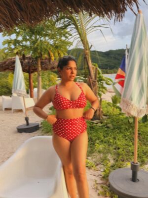Vagmita Jiji Instagram - a little tum tum never hurt anyone

#beach #bodypositivity #seychelles #travel #travelling