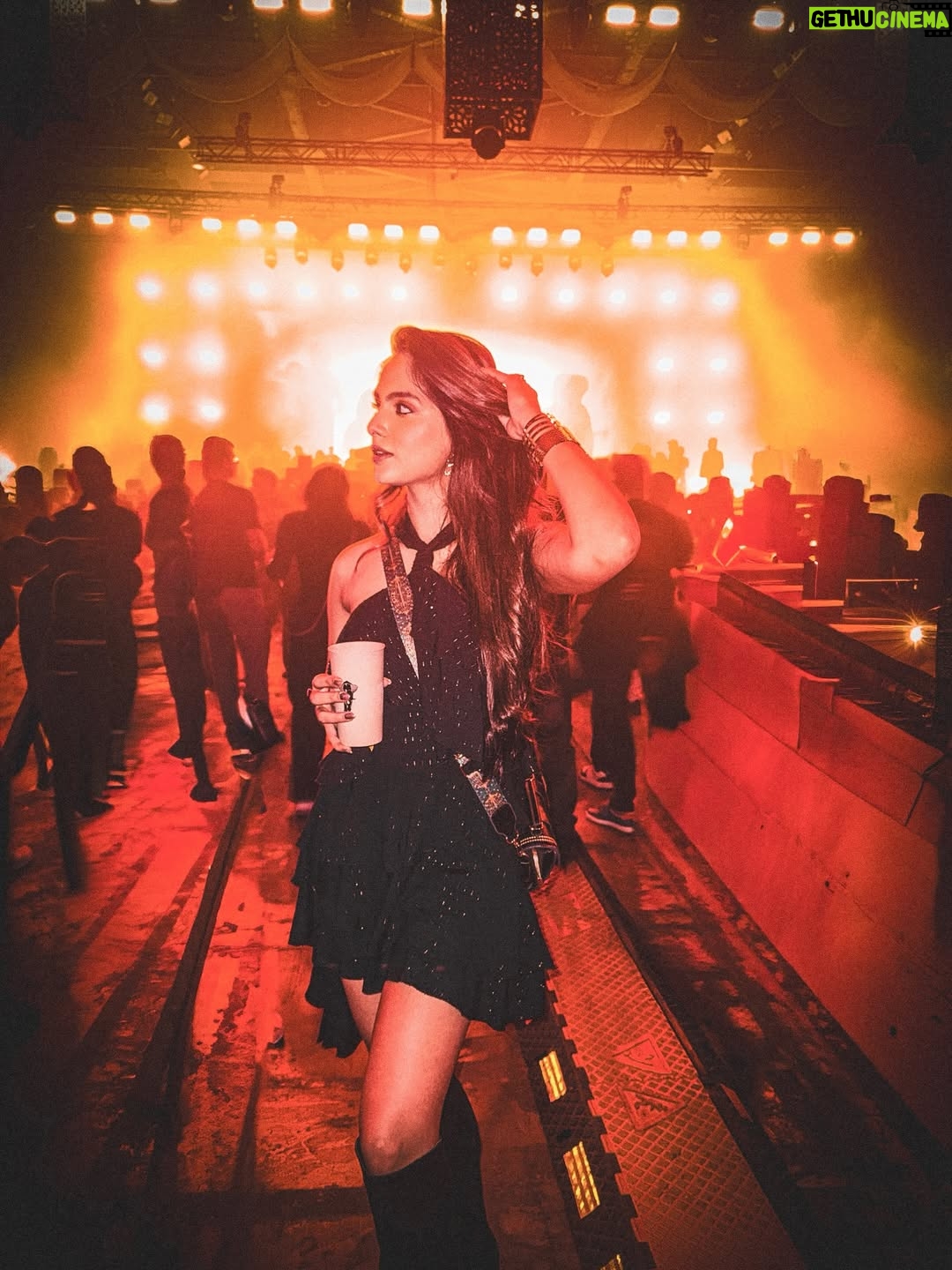 Vaidehi Nair - 3.5K Likes - If looks could dance ✨❤️
-
-
-
-
-
-
-
-
-
-
#vaidehiians #fyp #concert #techno #foryou