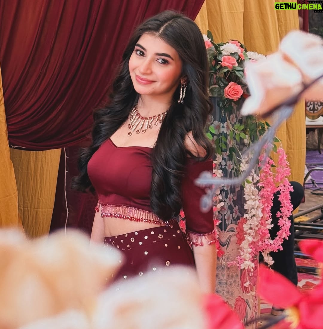 Vaishnavi Ganatra - 18.1K Likes - a lil noor to make your day better ❤️

#aarna #jagadhatri #shotoniphone #instagram #foryou #foryoupage #fyp #explore #explorepage #vaishnaviganatra #traditonal #love
