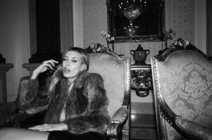 Valentina Hites Instagram - get unready w me 

📷 @nickofford