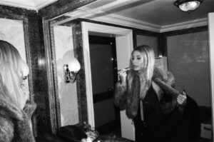 Valentina Hites Instagram - get unready w me 

📷 @nickofford
