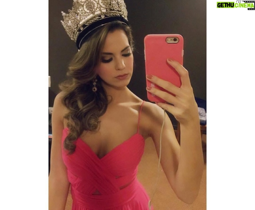 Valeria Piazza - 15.9K Likes - Al parecer el 2026 está trayendo el 2016 de vuelta. Un gran año para mí 💘 así que me uno al trend con estas fotos que cumplen 10 años 🫶🏻🥹 fueron los recuerdos más lindos, sin duda fue un año en el que mi vida cambió ! #nostalgia #2016
