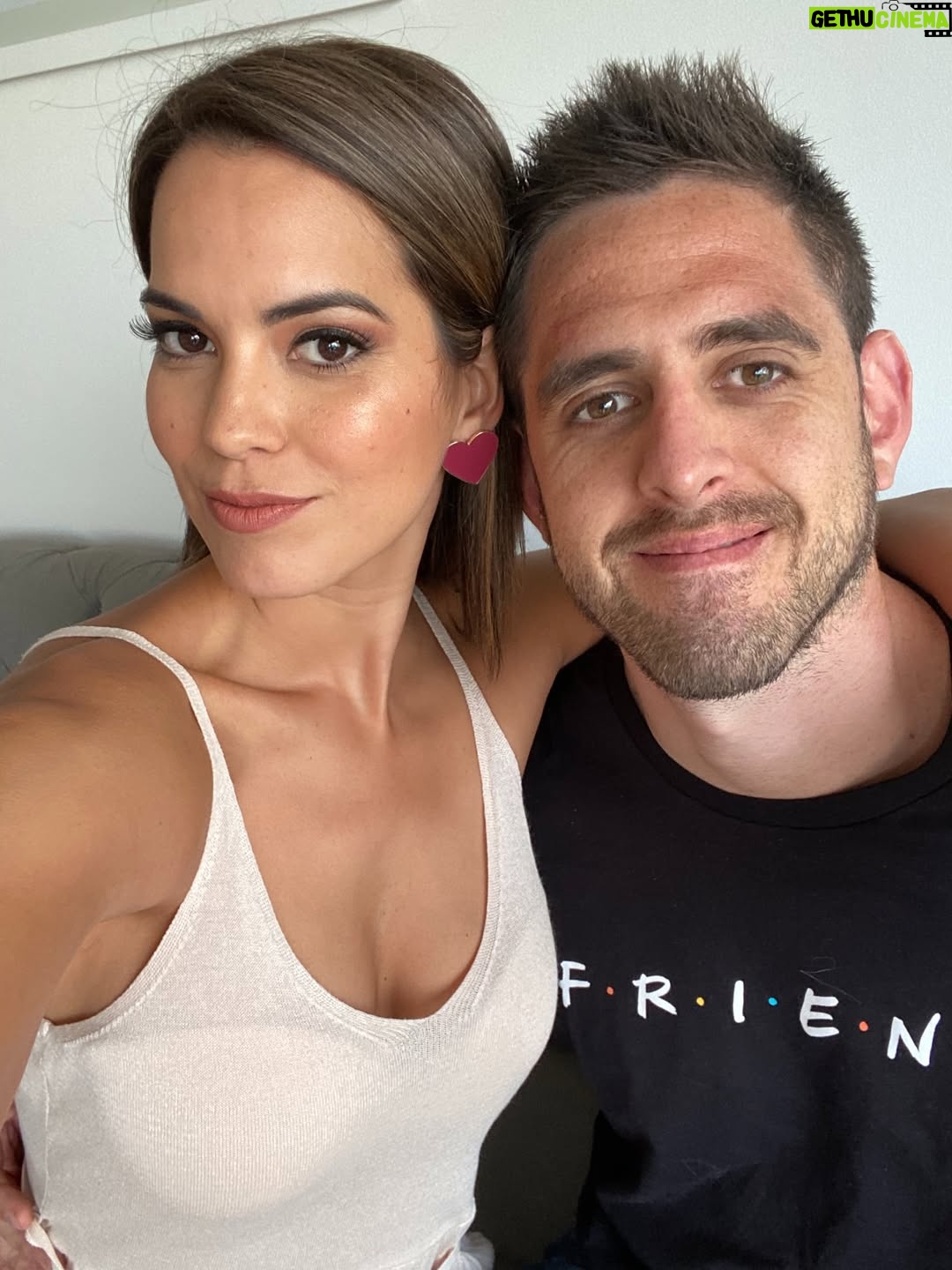 Valeria Piazza - 14.4K Likes - y para el 2026 seguir avanzando junto a mi compañera de vida, junto al alma que la mía necesita. 
•
Que voy a andar pidiendo deseos si hace 16 años ya la vida me cruzo con mucho más de lo que podría soñar.