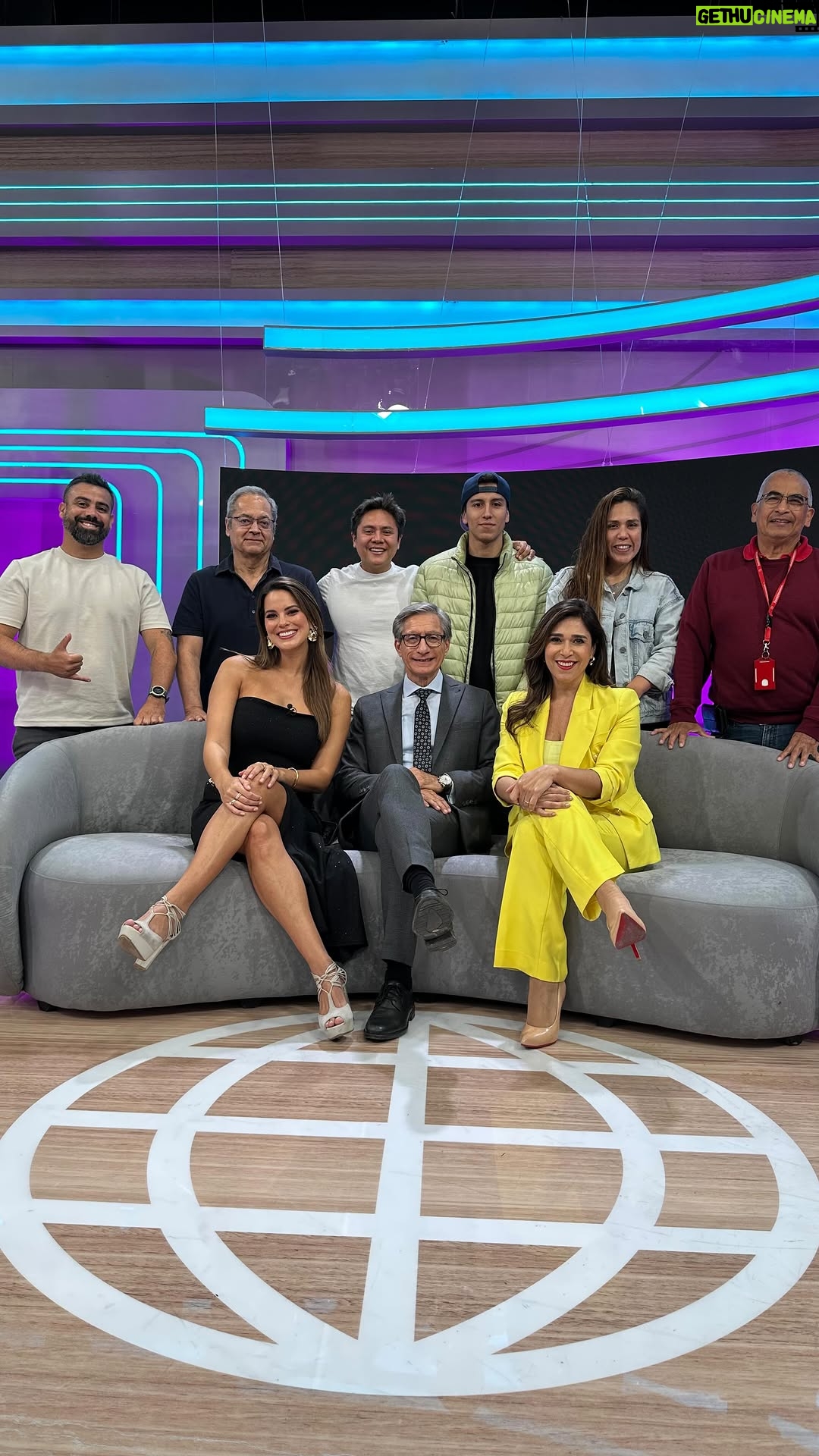 Valeria Piazza - 11.9K Likes - Gracias por dejarnos entrar en sus hogares cada mañana, siempre. !Feliz 2026!