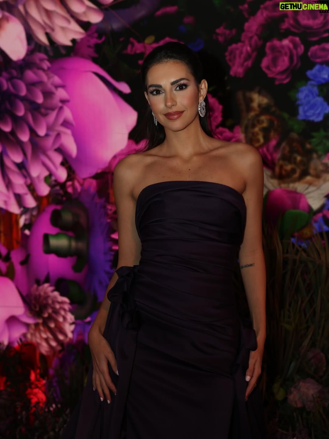 Valerie Abou Chacra - 28.9K Likes - Had a great time last night at the @joyawards 
Thank you @gea_saudi @turki for having me and congratulations to all the winners and nominees 🤍

@carolinaherrera 
@cedrichaddad 
@georgeselmendelek 
@chopard