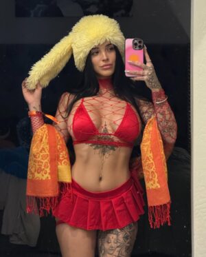 Valerie Bragg Instagram - Recap of new years @decadencearizona
1. W my Shayna
2. @kaiwachiofficial
3. Outfit 2
4. Dub day
5. With Lana 🐱
6. Under my umbrella ella ella
7. Techno babies
8. Our meal for 2 days
9. Stuuuckkk
10. W the girls @shaynaholt @summerbarkan
11. At the rails for the first time
12. Red tongue 👅
13. Heading home
14. Deaddd 💀