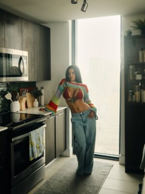 Valerie Bragg Instagram - Call me crazy, I think I’m what you’re looking for @fashionnova @novamen