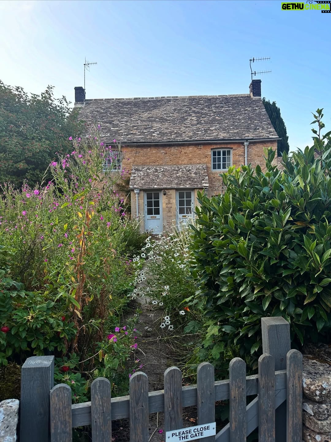 Valorie Curry - 12K Likes - UK photo dump part 2: The Cotswolds
It’s shocking I actually came back.