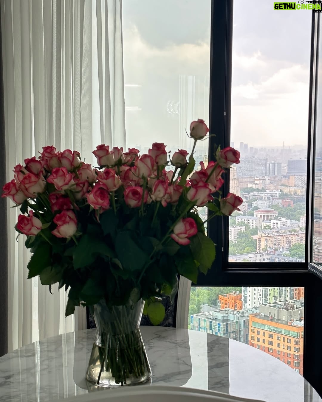 Valya Karnaval - 210.6K Likes - home home home