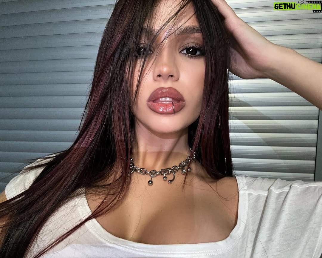 Valya Karnaval - 248K Likes - мне мама разрешила